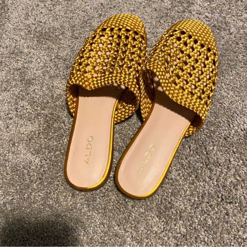 💜 Aldo Woven Basket Slip on Sandals Mules - Picture 3 of 3